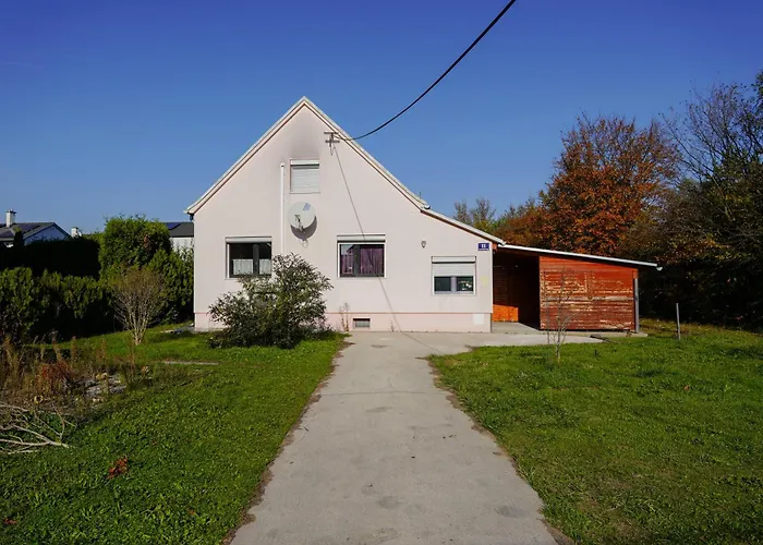 Spacious House With 5 Rooms