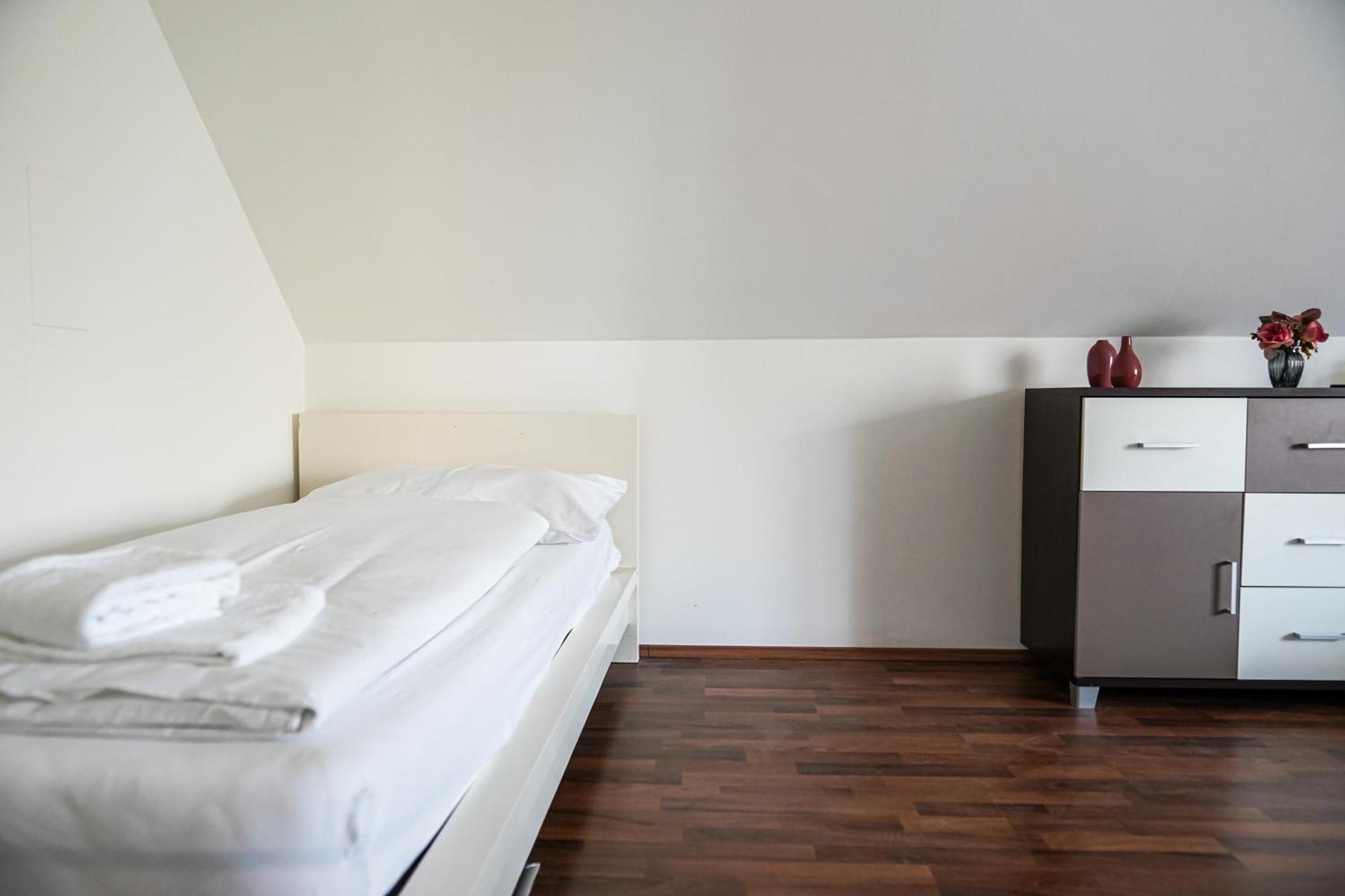 Spacious House With 5 * Wien