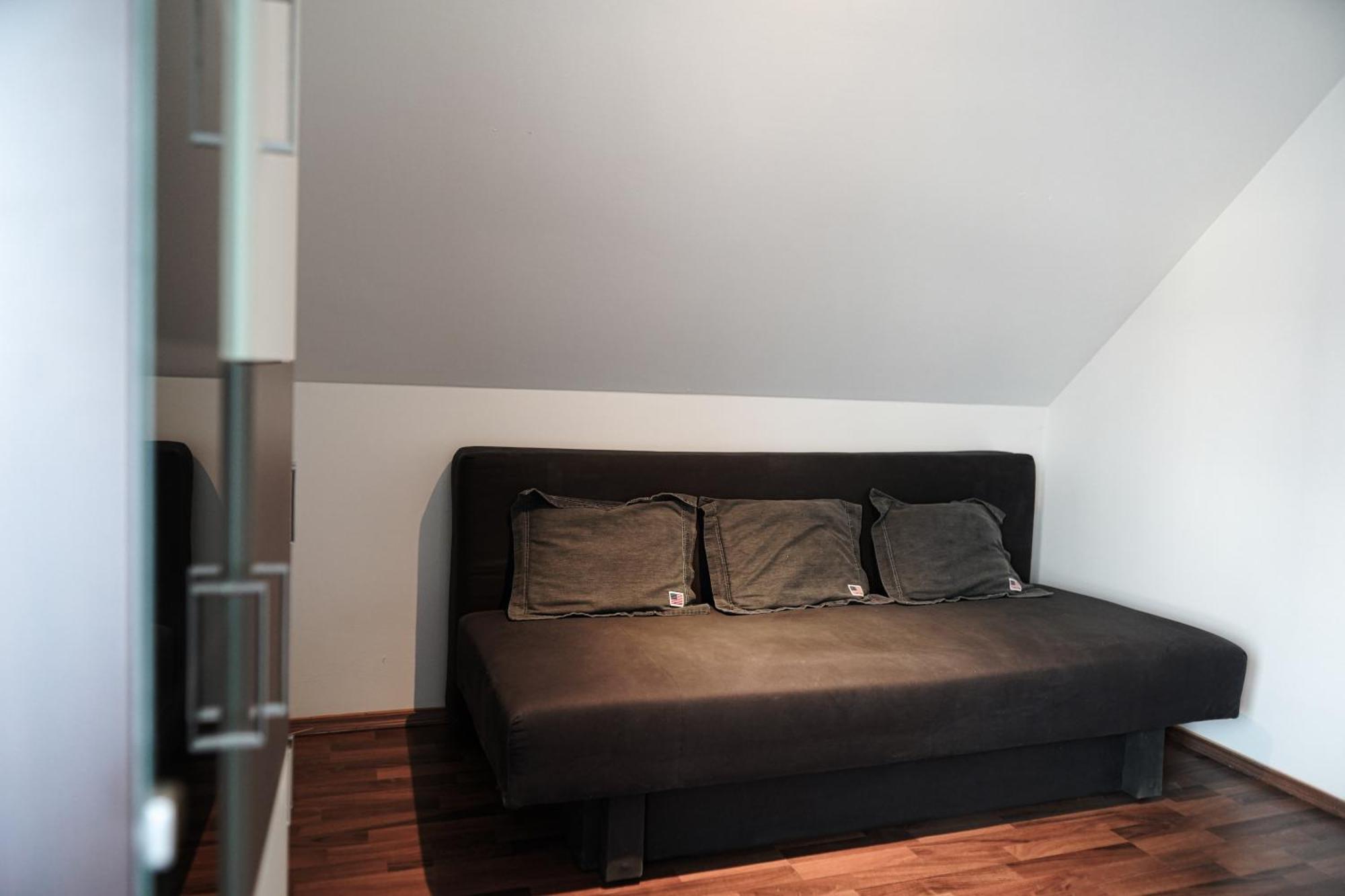 Spacious House With 5 Ferienhaus *