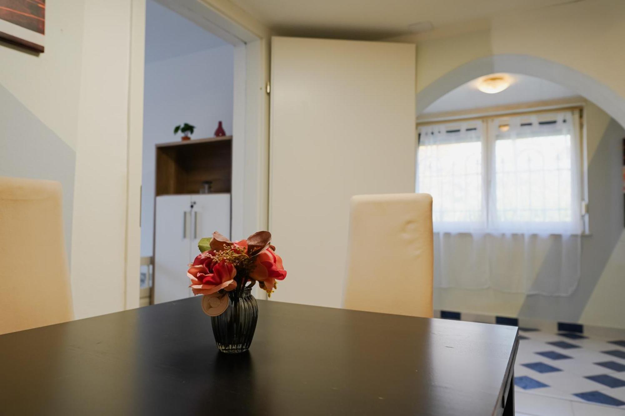 Spacious House With 5 * Wien