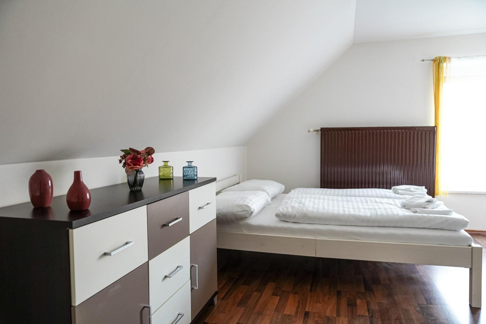 Spacious House With 5 Ferienhaus