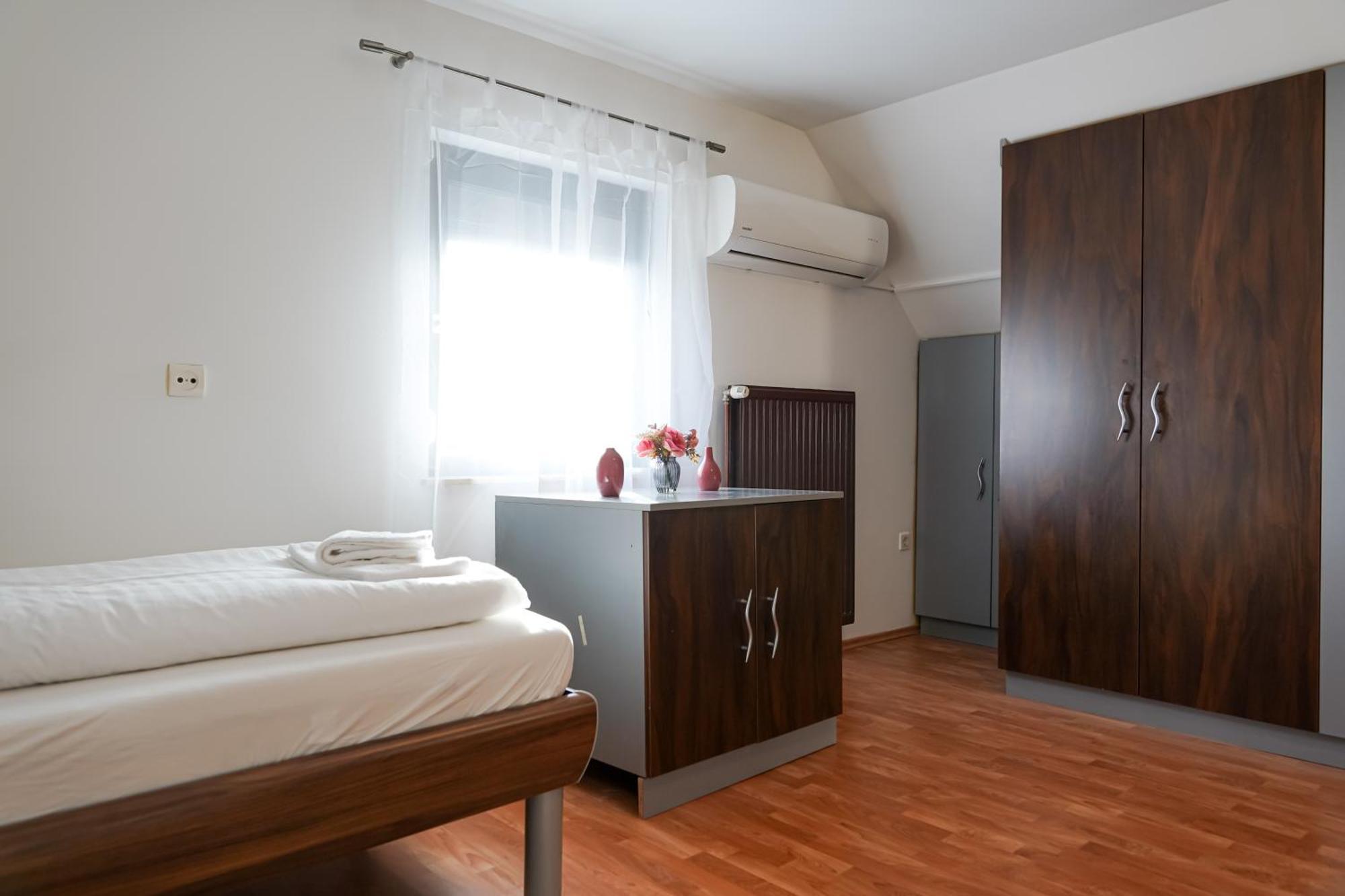Ferienhaus Spacious House With 5 Wien