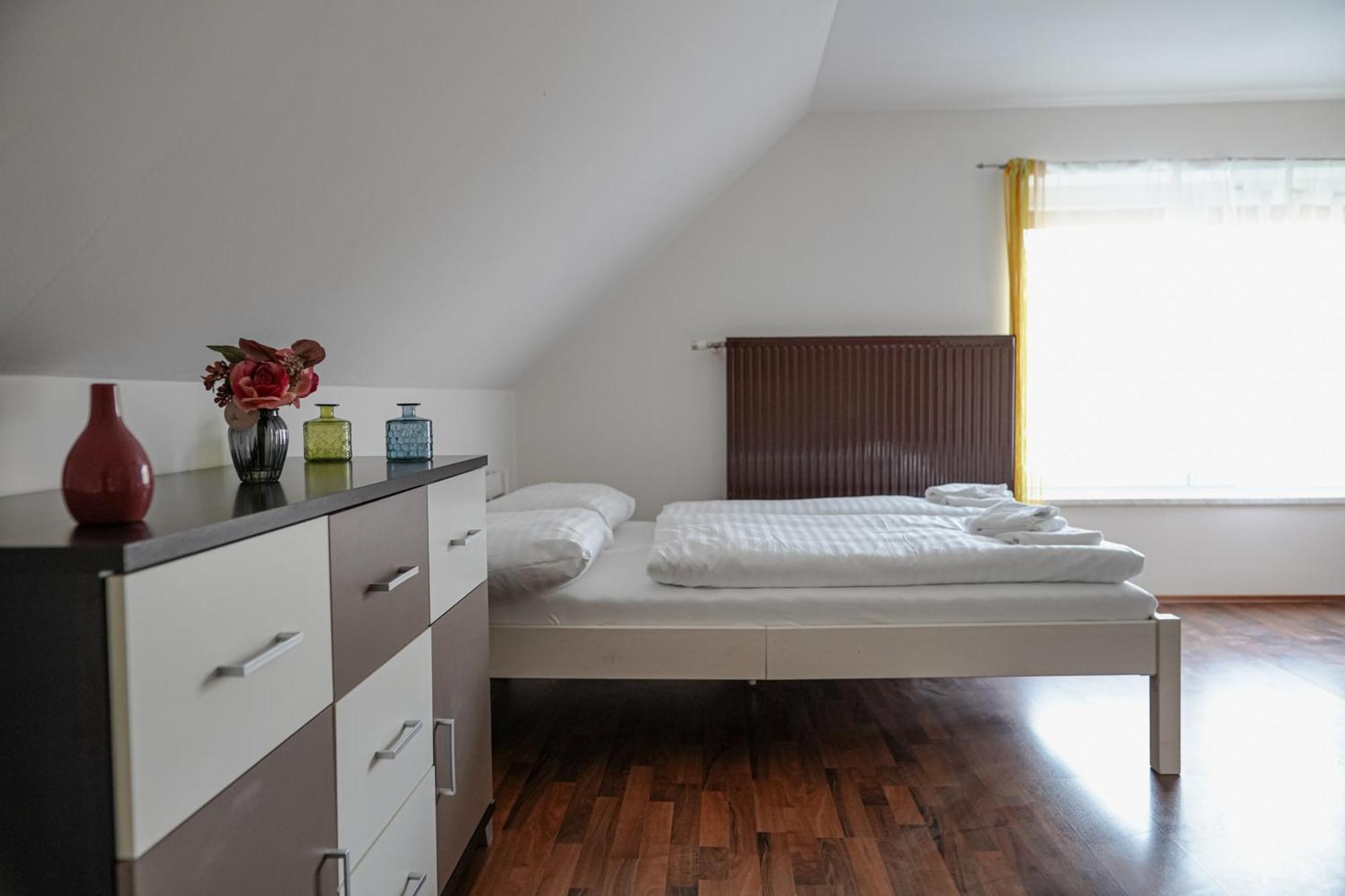 Spacious House With 5 Ferienhaus