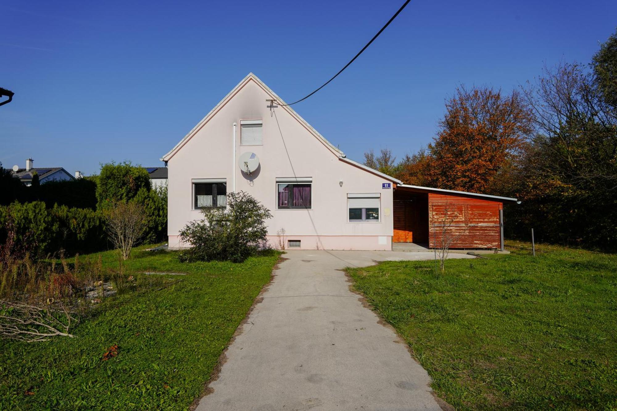 Spacious House With 5 Wien
