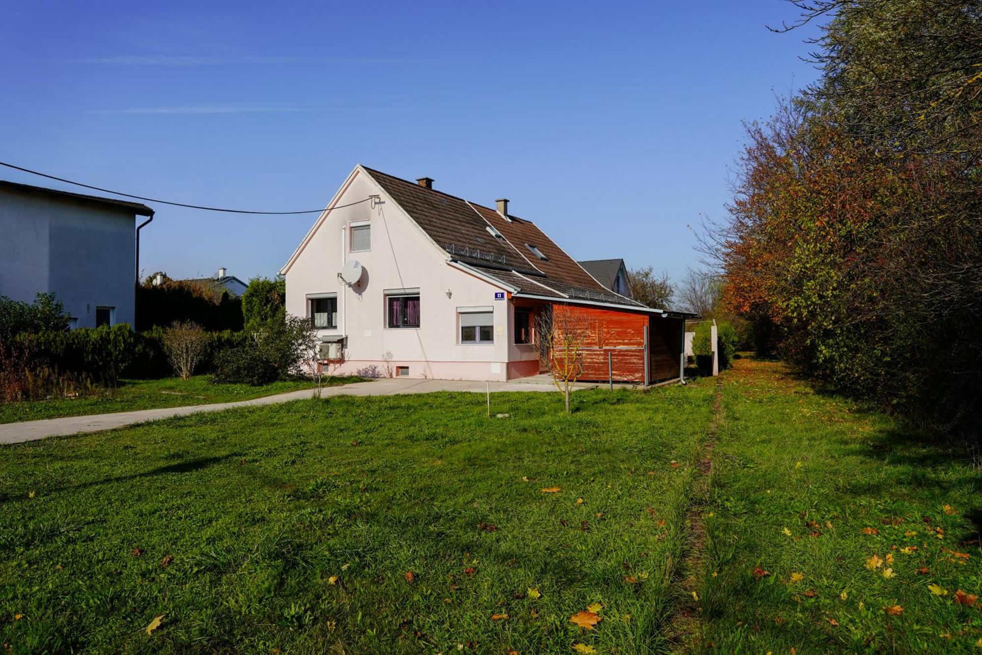Spacious House With 5 * Wien